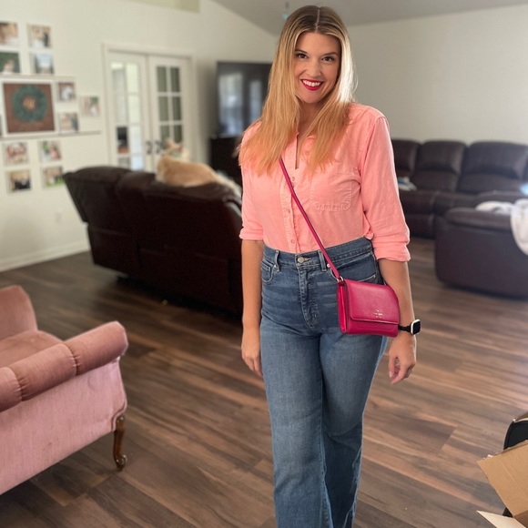 Meet your Posher, Lauren - Picture 3 of 4